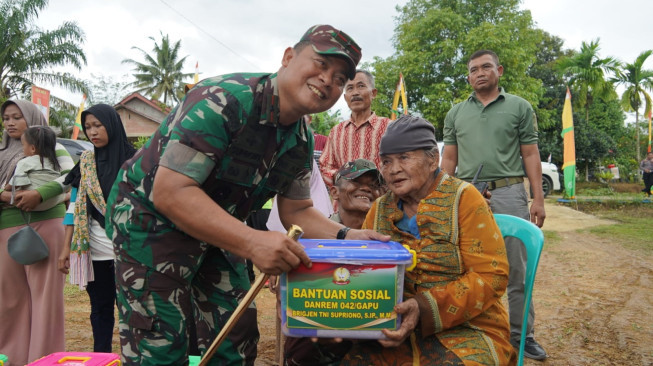 Danrem 042/Gapu Kunjungi Kampung Pancasila di Kabupaten Tebo